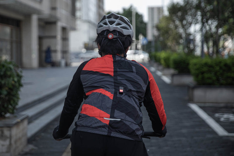 Linterna compacta OCLIP 300 Lum. recargable - Olight