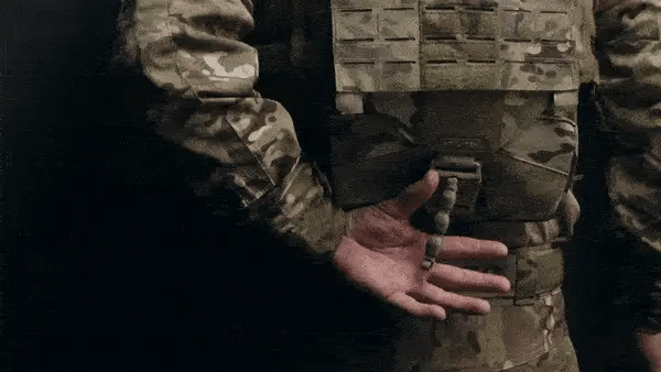 Bolsillo trasero para portaplacas Rear Hanger™ - Agilite