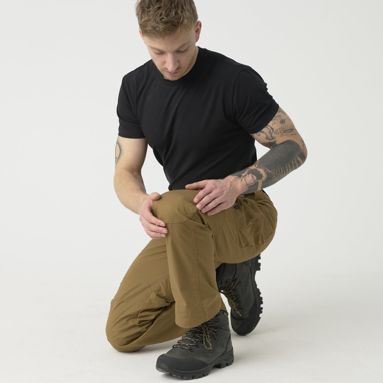 Pantalon Tactique Helikon-Tex UTP Pour Homme - Polycoton Rip-Stop, 12 Poches, Coutures Renforcées - Idéal Randonnée, Sécurité, Airsoft
