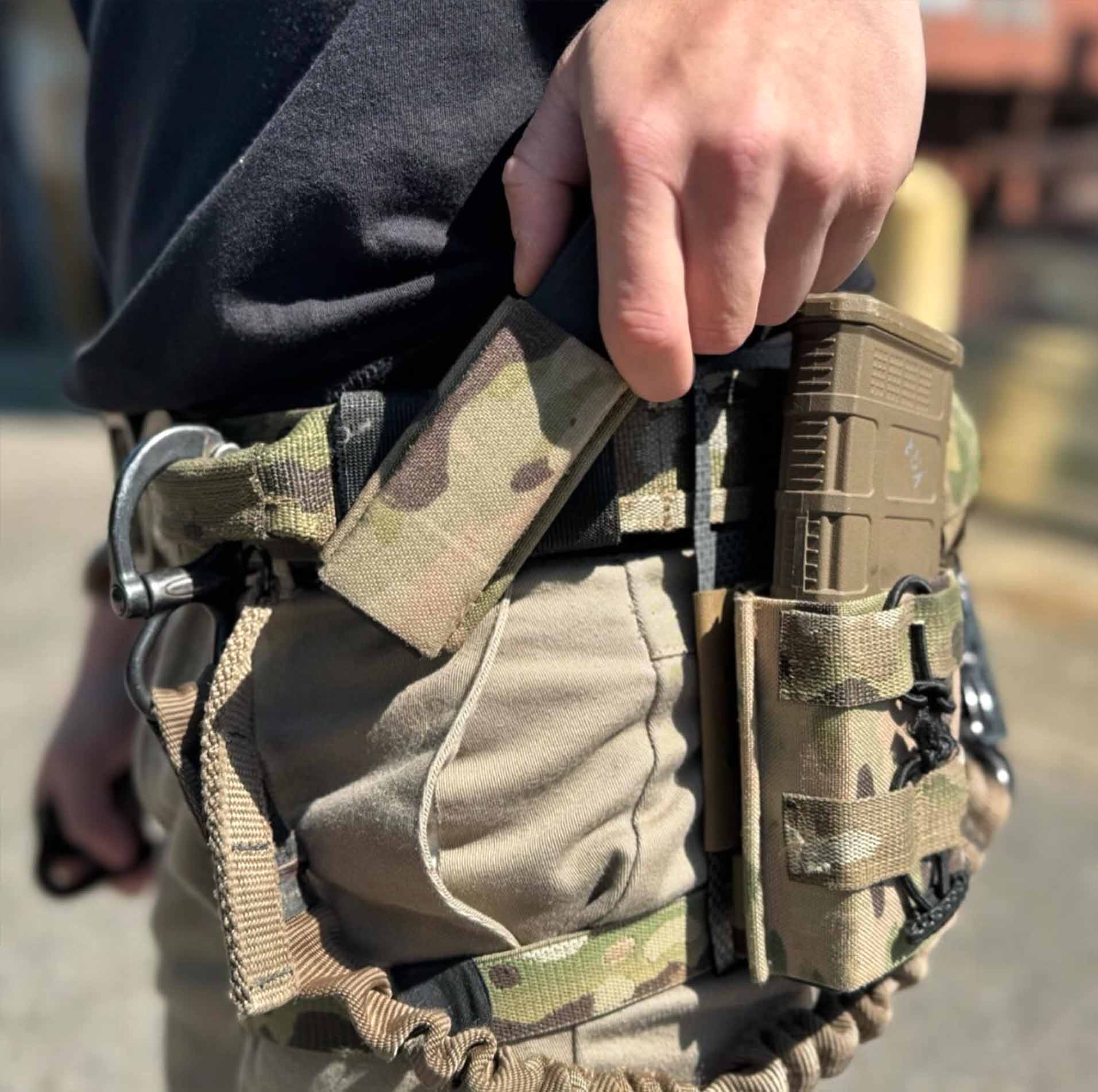 KYWI Pouch 40º Angled Pistol Magazine Pouch - ESSTAC — SERMILITAR