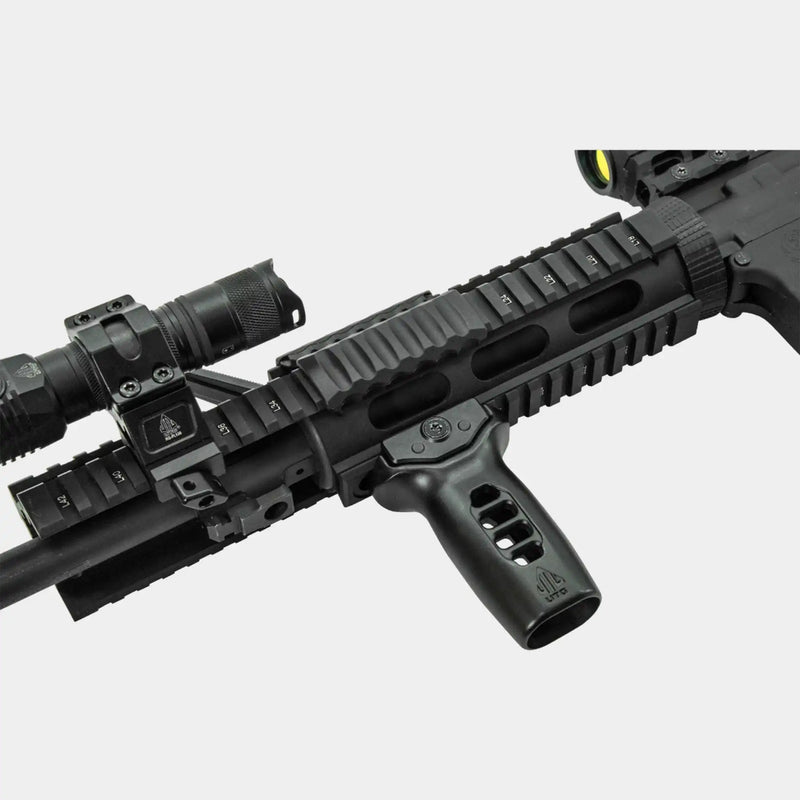 UTG® Super Slim Vertikal-Vordergriff für Picatinny-Schiene - Leapers