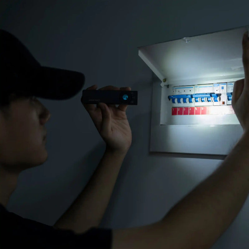 Linterna EDC ArkPro Lite UV 1200 Lum. recargable- Olight