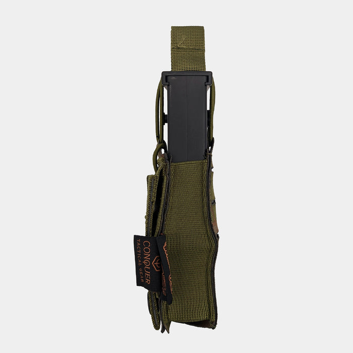 Pixelated wooded rifle magazine carrier - Conquer