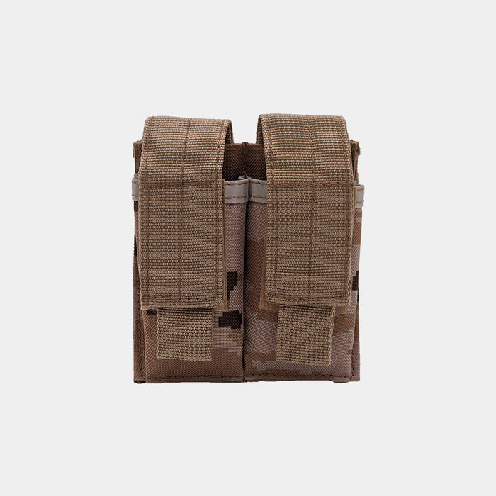 Pixelated arid gun double magazine carrier