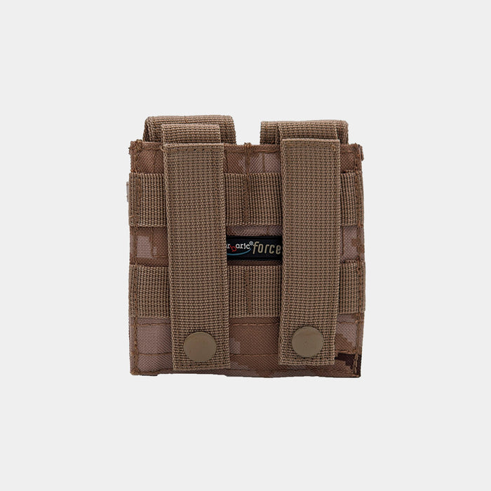 Pixelated arid gun double magazine carrier