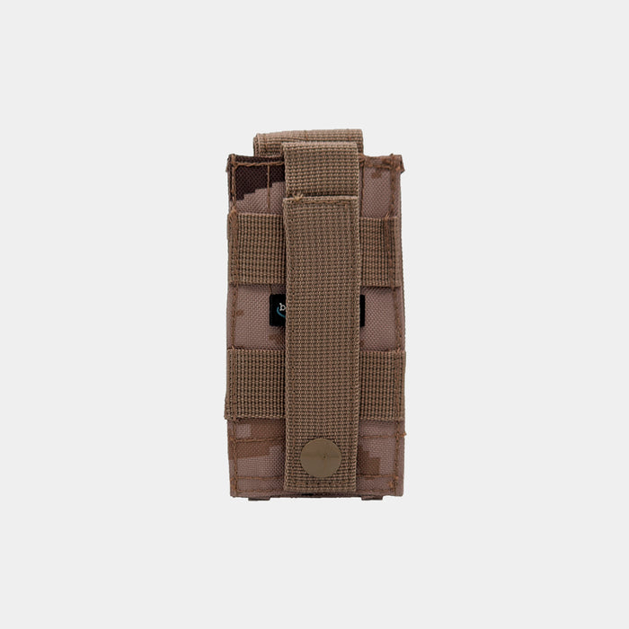 Pixelated arid gun magazine carrier