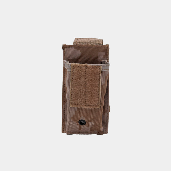 Pixelated arid gun magazine carrier